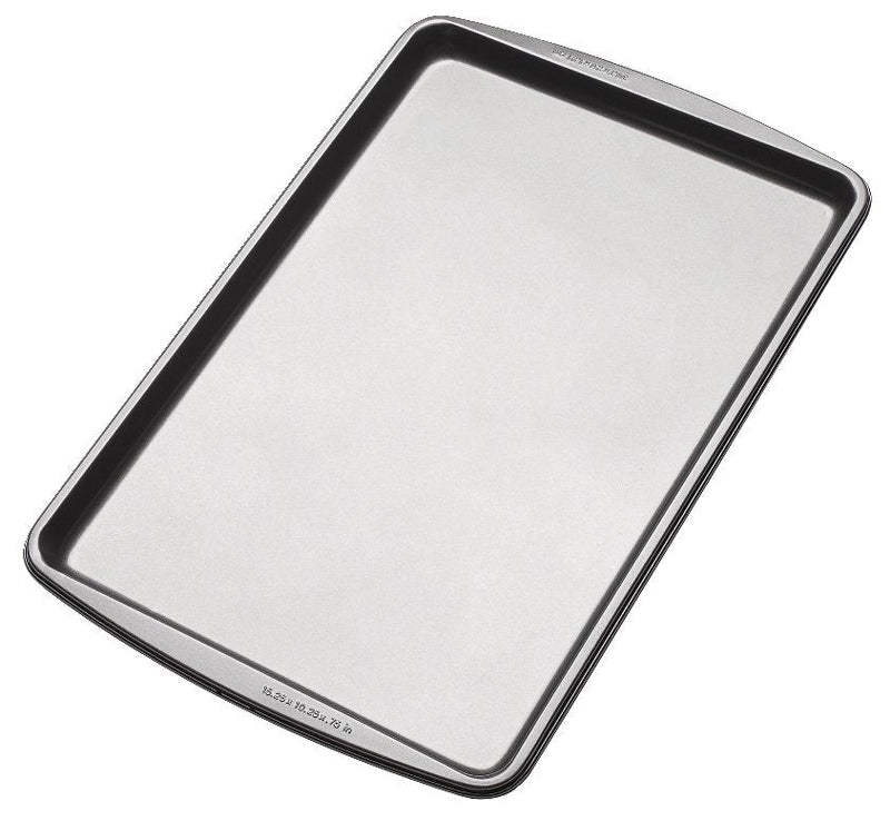 Wilton Essentials Non-Stick Baking Sheet, 10 x 15-in X1